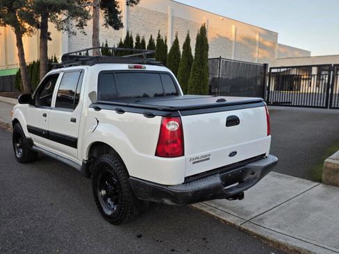 Used 2004 Ford Explorer Sport Trac XLT image 7