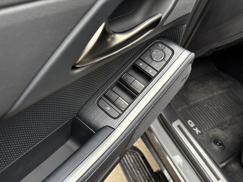 Certified 2025 Lexus GX 550 w/ Accessory Package (2T) image 15