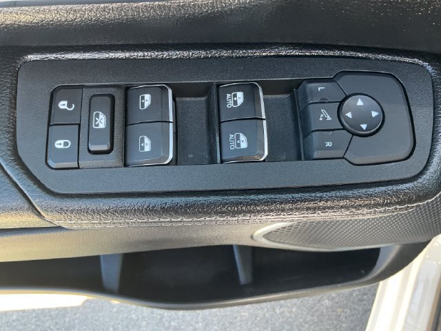 Used 2025 RAM 1500 Laramie AWD/4WD image 23