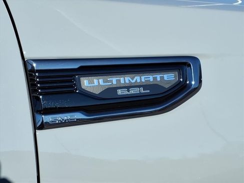 Used 2025 GMC Sierra 1500 Denali Ultimate image 8