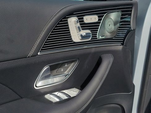 New 2026 Mercedes-Benz GLS 580 4MATIC image 18