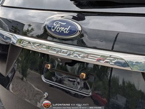 Used 2019 Ford Explorer XLT w/ Equipment Group 202A FWD image 10