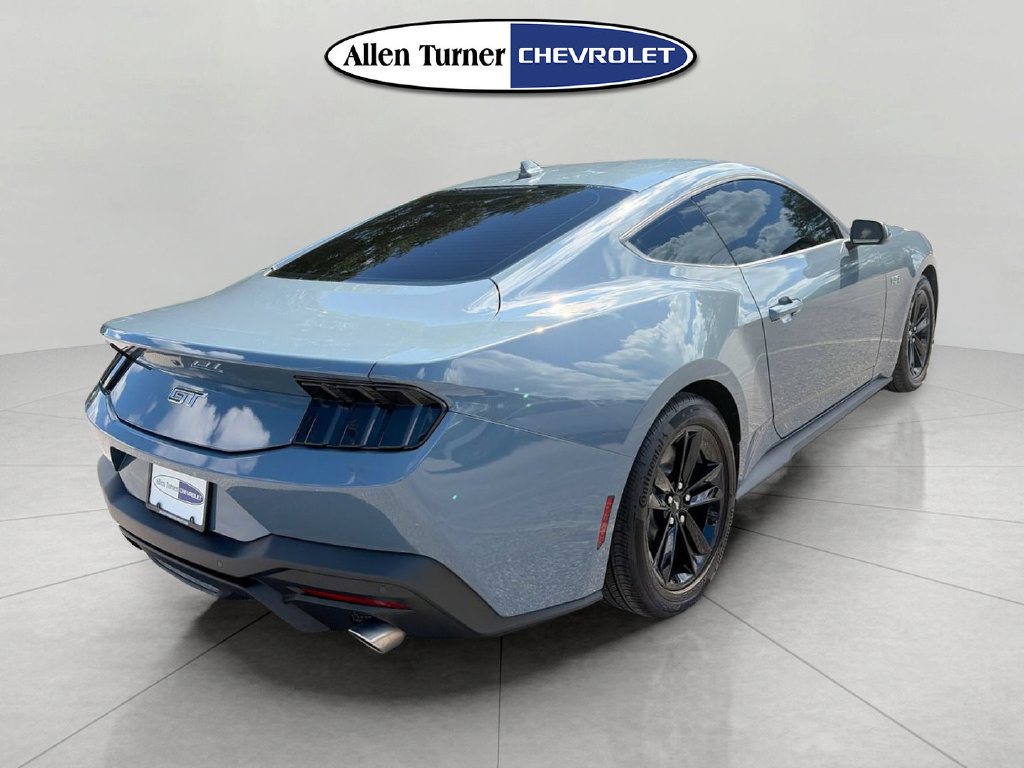 Used 2025 Ford Mustang GT RWD image 4