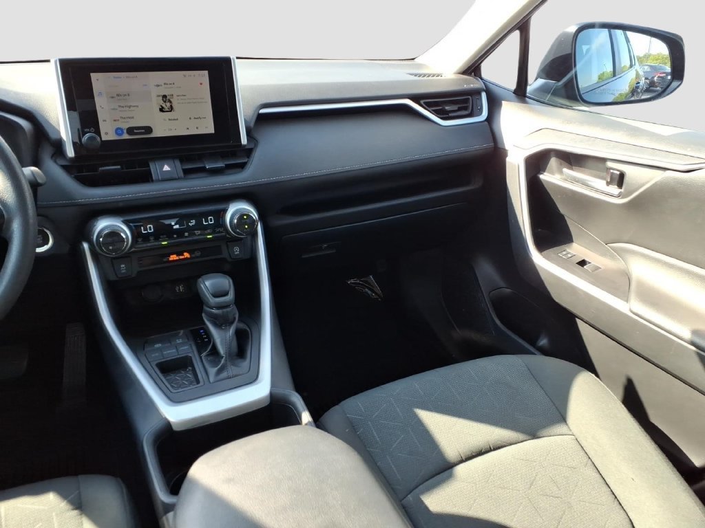 Used 2023 Toyota RAV4 XLE FWD image 14