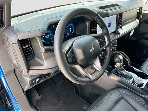 New 2025 Ford Bronco Badlands image 6