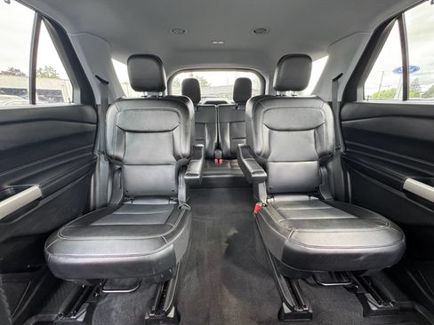 Used 2022 Ford Explorer Limited AWD/4WD image 32