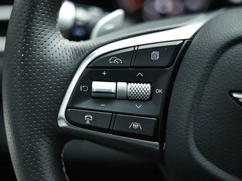 Used 2025 Genesis G70 3.3T Advanced image 34