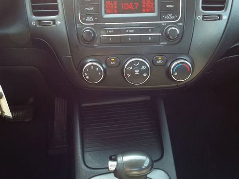 Used 2015 Kia Forte LX w/ Popular Package image 12