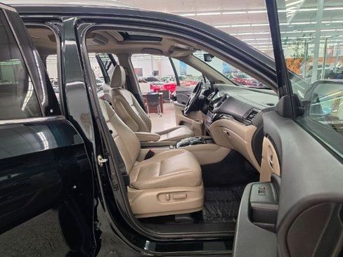 Used 2020 Honda Pilot Touring image 36