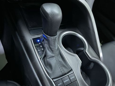 Used 2022 Toyota Camry LE image 23