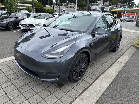 Used 2022 Tesla Model Y Performance AWD/4WD image 1