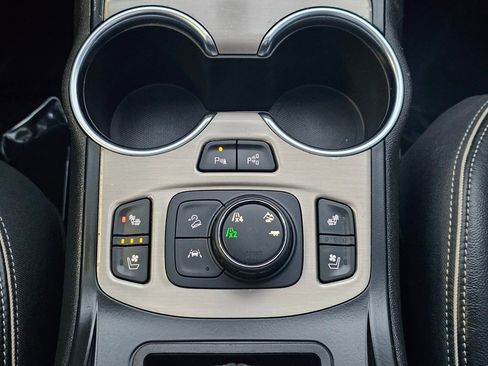 Used 2018 GMC Terrain Denali w/ Advanced Safety Package image 19