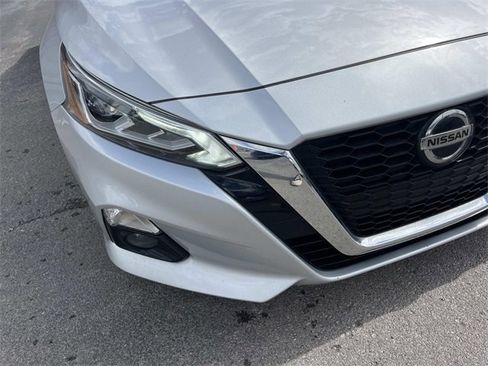 Used 2020 Nissan Altima 2.5 Platinum image 9