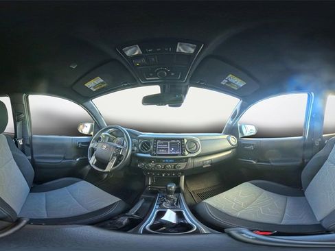 Certified 2021 Toyota Tacoma TRD Off-Road image 33