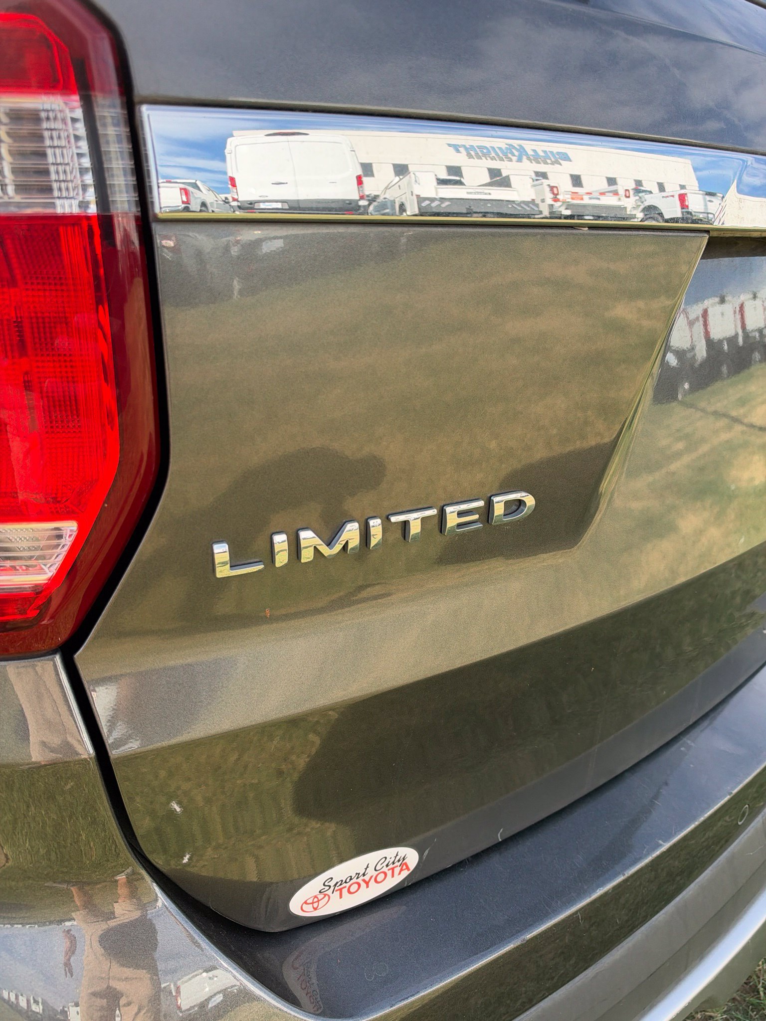 Used 2017 Ford Explorer Limited AWD/4WD image 7
