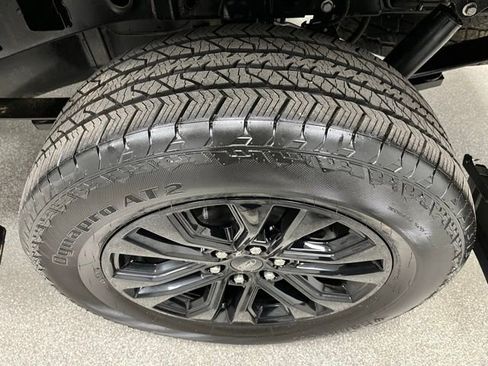 Used 2025 Ford F150 Lariat AWD/4WD image 16