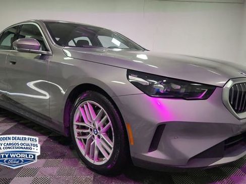 Used 2024 BMW 530i RWD image 2