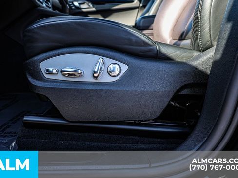 Used 2023 Porsche Macan w/ Premium Package Plus image 27