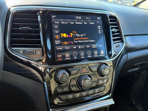 Used 2022 Jeep Grand Cherokee Laredo E image 10