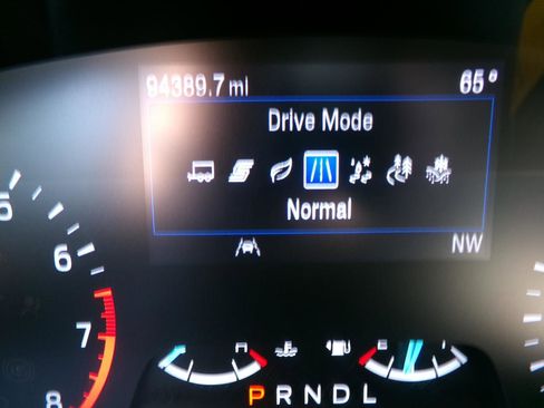 Used 2023 Ford Explorer 4WD image 28