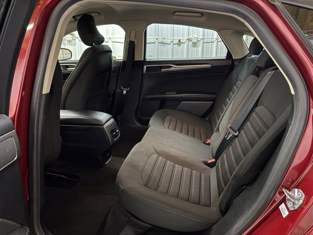 Used 2019 Ford Fusion SE FWD image 14