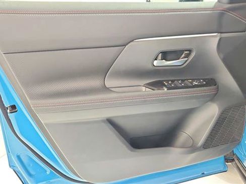 New 2025 Nissan Kicks SR image 19