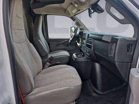 Used 2022 Chevrolet Express 3500 w/ Power Convenience Package image 17