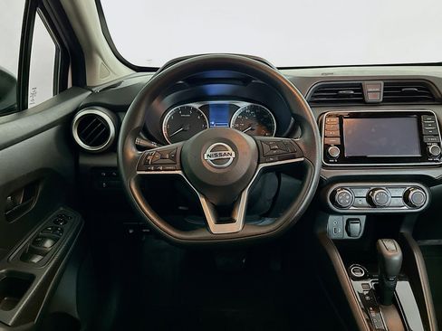 Used 2021 Nissan Versa S FWD image 17