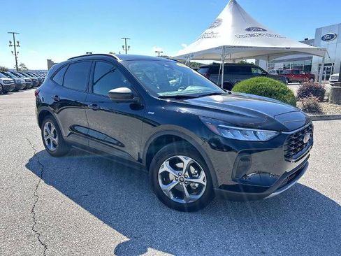 Certified 2025 Ford Escape ST-Line AWD/4WD image 1