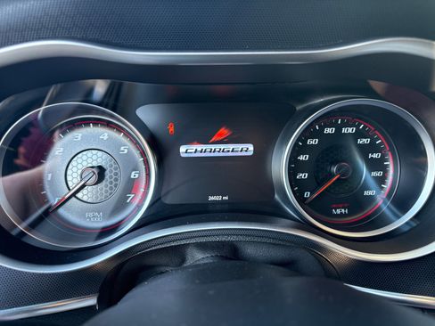 Used 2018 Dodge Charger SRT image 13