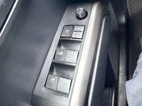 Used 2019 Toyota Tacoma SR5 image 18