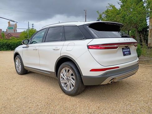 Used 2021 Lincoln Corsair FWD w/ Convenience Package image 9
