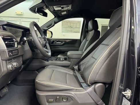 New 2026 GMC Yukon Elevation AWD/4WD image 11