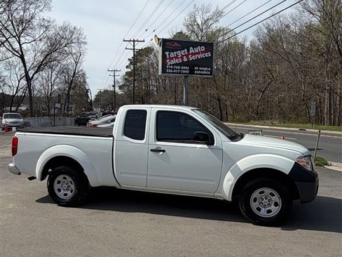 Used 2014 Nissan Frontier S image 1