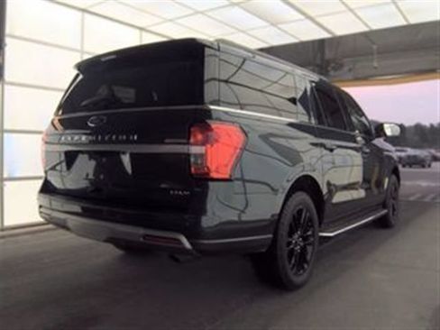 Used 2022 Ford Expedition Max XLT RWD image 2