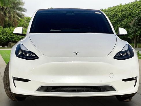 Used 2021 Tesla Model Y Performance image 2