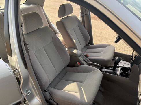Used 2003 MAZDA Protege FWD image 29
