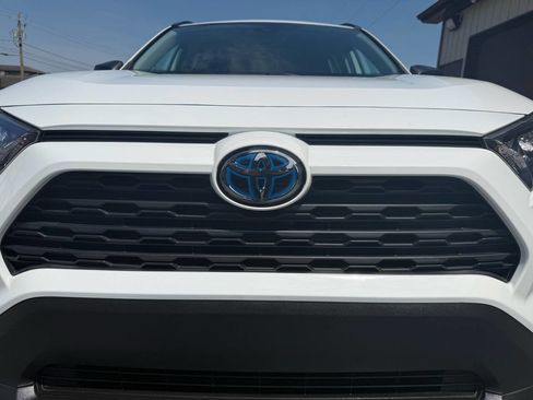 Used 2021 Toyota RAV4 LE AWD/4WD image 37