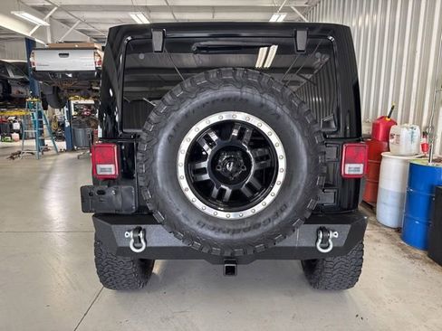 Used 2015 Jeep Wrangler Unlimited Sahara AWD/4WD image 8