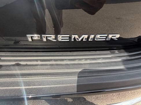 Used 2023 Chevrolet Tahoe Premier AWD/4WD image 16