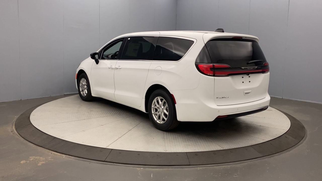New 2027 Chrysler Pacifica Select w/ Family Tech Group FWD image 3