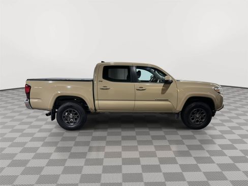 Used 2018 Toyota Tacoma SR5 RWD image 6