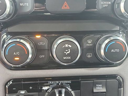 Used 2021 RAM 1500 Big Horn AWD/4WD image 33