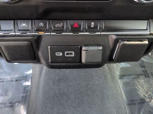 Used 2022 Chevrolet Silverado 1500 Custom image 34