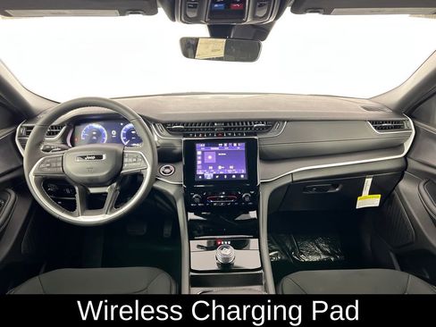 New 2025 Jeep Grand Cherokee Laredo image 14