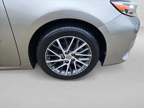 Used 2017 Lexus ES 350 w/ Luxury Package image 21