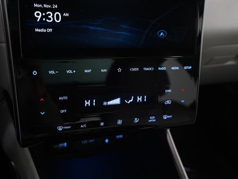 Used 2024 Hyundai Tucson Limited image 22