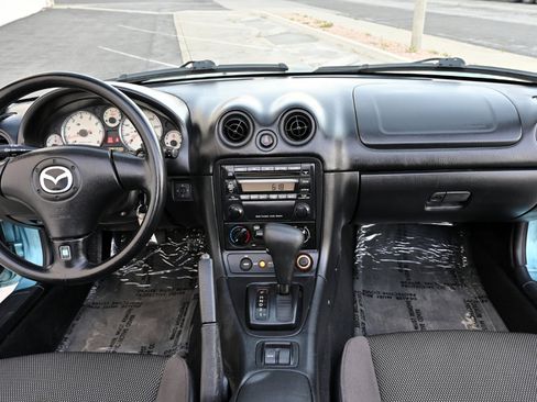 Used 2002 MAZDA MX-5 Miata image 18