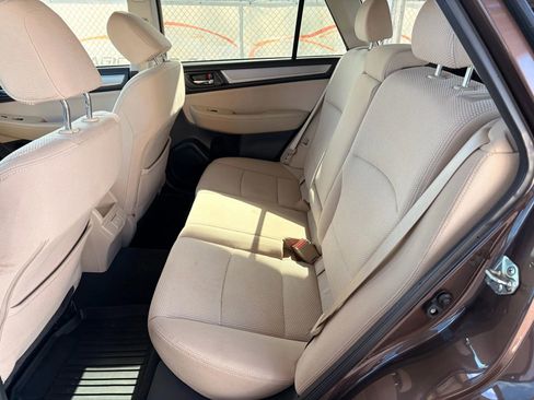 Used 2019 Subaru Outback 2.5i Premium image 18