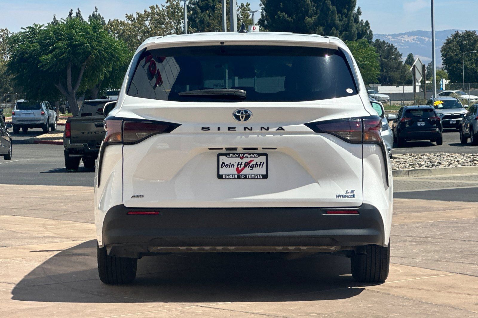 Certified 2024 Toyota Sienna LE AWD/4WD image 6